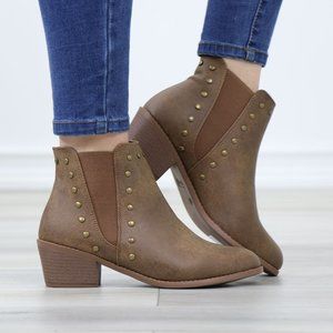 Chelsea Pointed Toe Low Heel Ankle Boots Metal Studs Tan Synthetic Leather